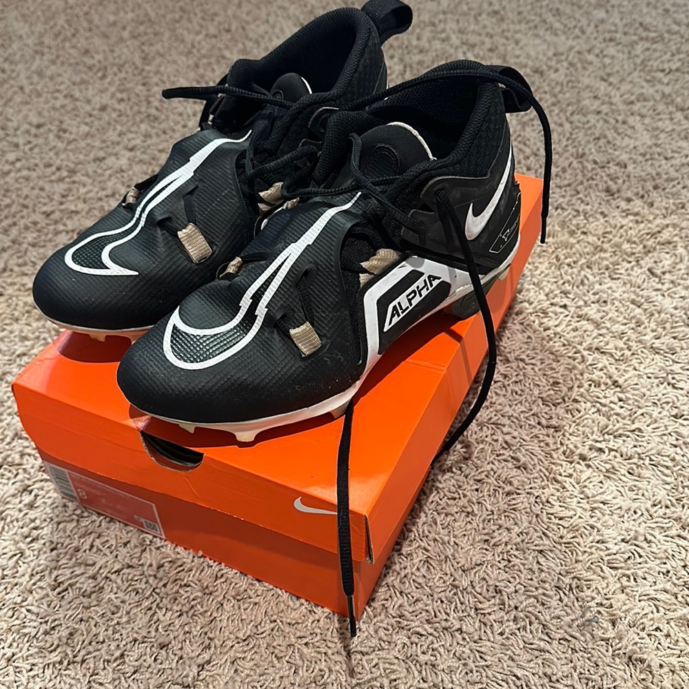 Nike Alpha Menace Pro 3 Football Cleats